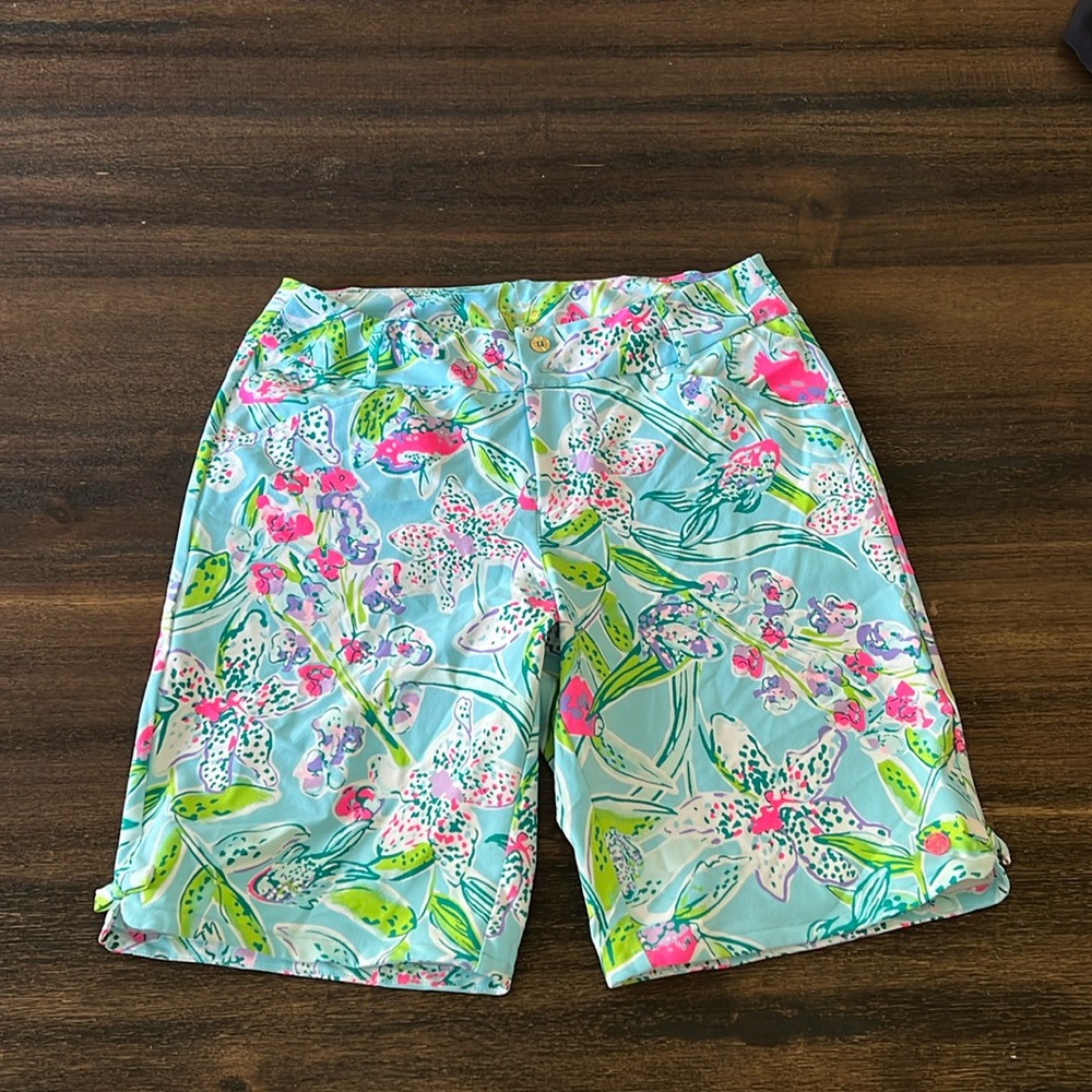 Lilly Pulitzer UPF 50+ Luxletic 9" Reid Short in Bali Blue Sway this Way